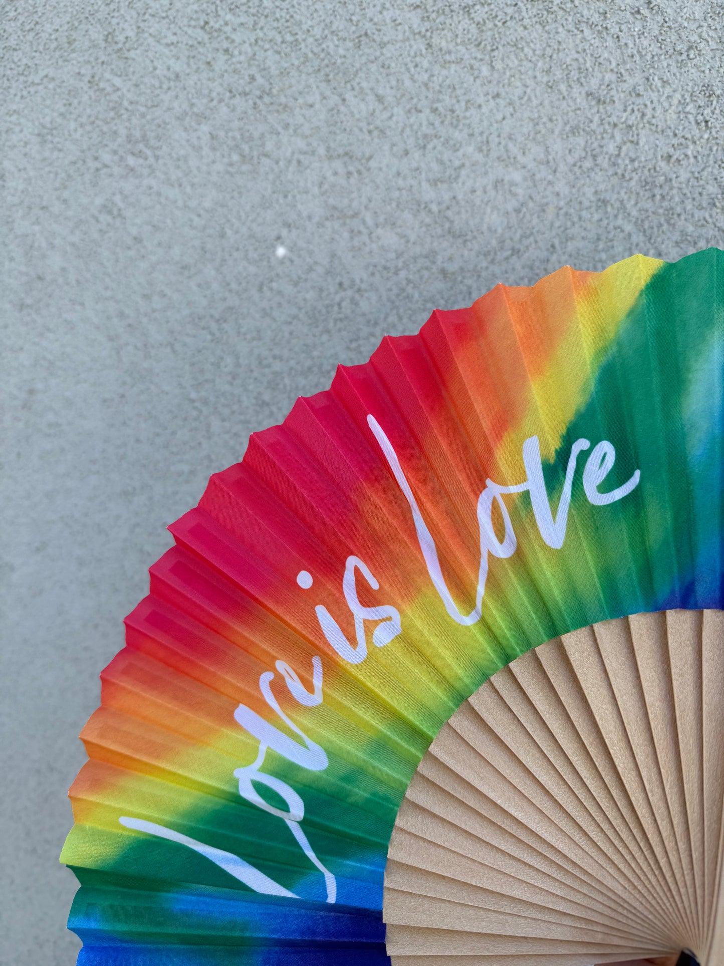Éventail love is love